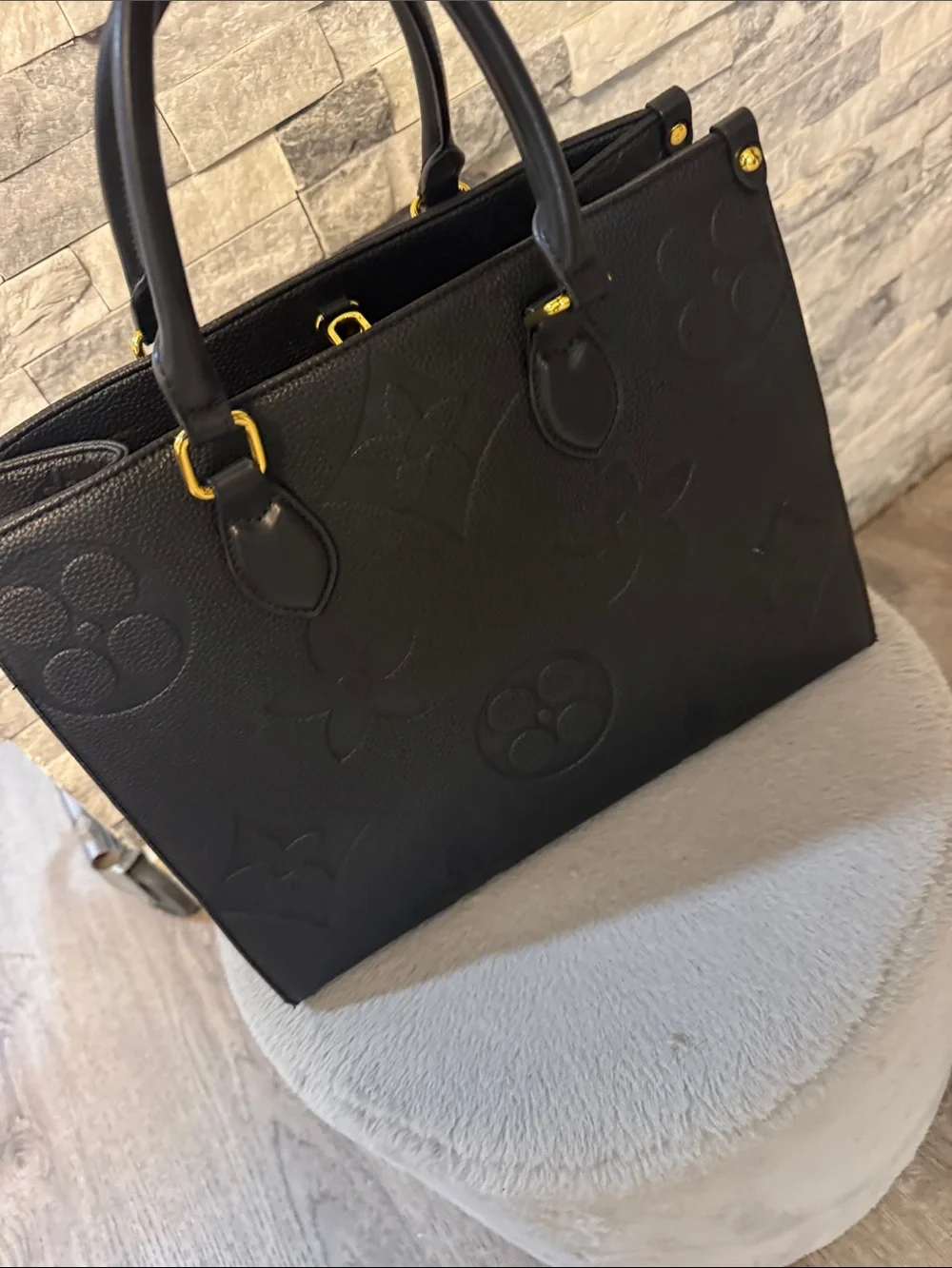 Fashionable Black Leather Embossed Tote Bag - Classic Structured Carryall